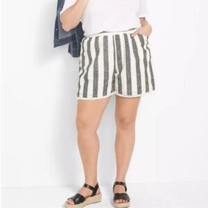 NWT Lane Bryant Soft Jacquard Boho Mid Rise Shorts with Tassels Size 18/20
